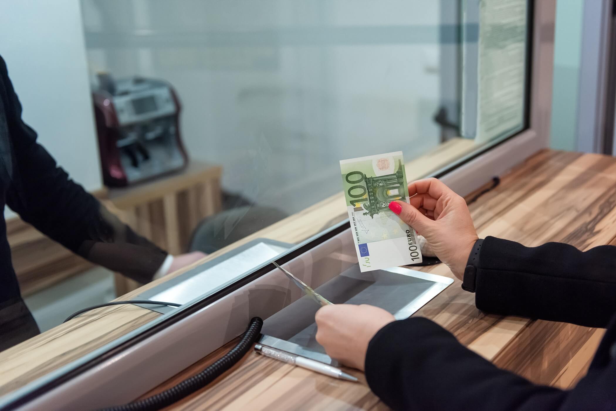 Nowe przepisy dla kantorów już w III kwartale. Rząd zapowiada rewolucję w wymianie walut