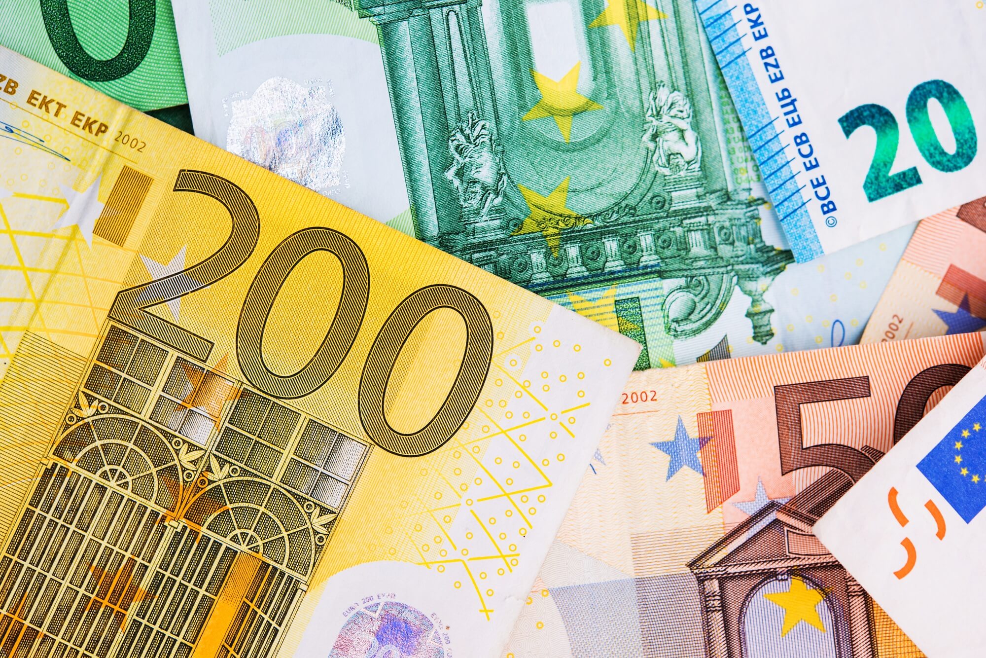 EBC pokazał 10 projektów nowych banknotów euro. Możesz zagłosować, mieszkając w Polsce